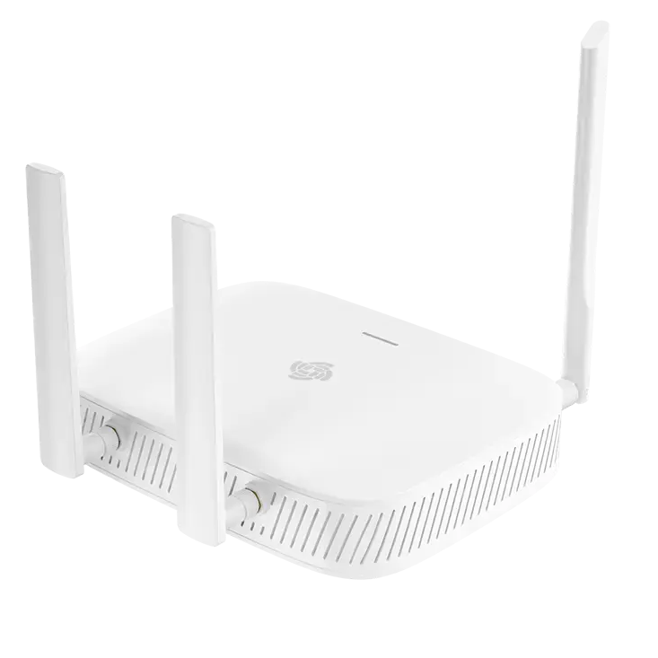 Passerelle RAK7268CV2 référence 715170 en vue de trois quarts avec antenne LoRa et antennes LTE externes incluses